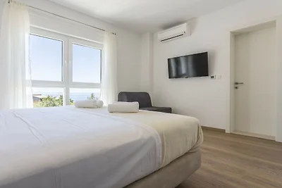 Villa in Podstrana met zwembad