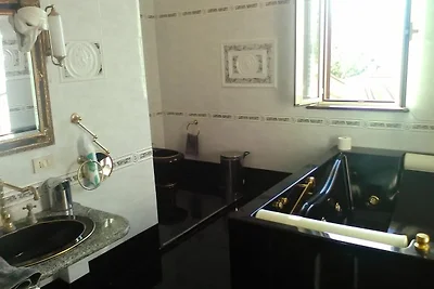 Maestosa villa a Borgonuovo con piscina