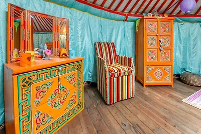 Lebhaftes Ferienhaus mit Garten