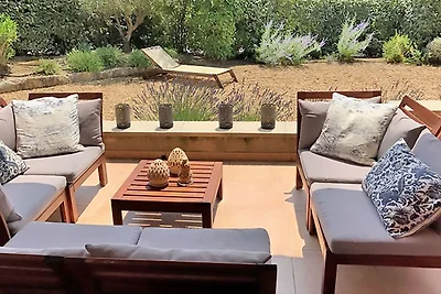 Bella villa a Saumane-de-Vaucluse con piscina