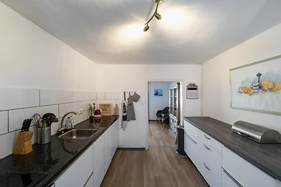 Haus Ruhrquelle Terrasse und Garage bei...