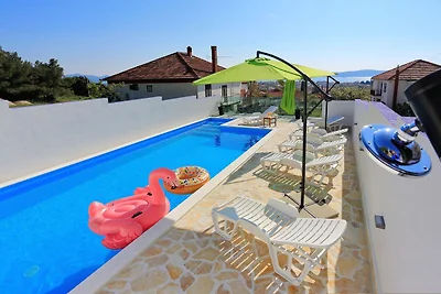 Appartamento moderno a Bibinje con piscina