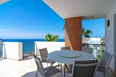 Moderne Wohnung mit Meerblick