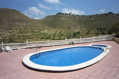Malerisches Ferienhaus mit Pool
