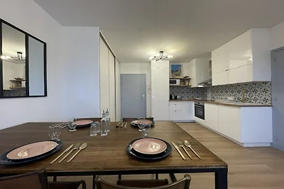 Helles urbanes Refugium mit Balkon