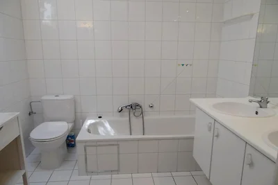Küstenkomfort mit Parkplatz