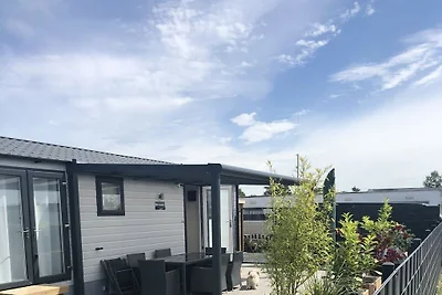 Hütte in Serooskerke mit Schwimmbecken