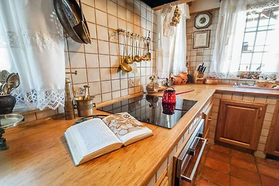 Cozy Countryside Retreat Villa with Hot-Tub -...