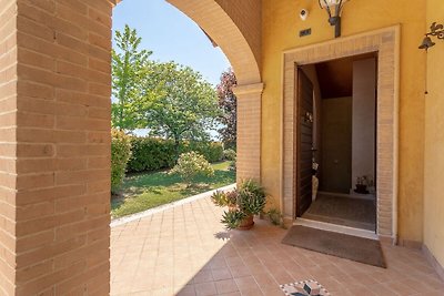 Elegant villa in the hills of Tortoreto with ...