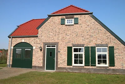 Villa mit Sauna, Whirlpool und Dampfbrause