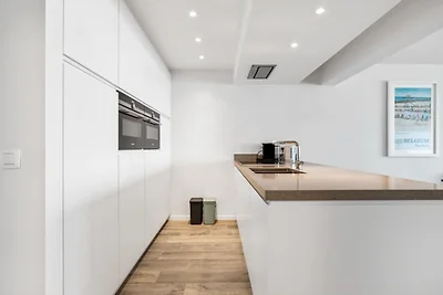 Modernes Apartment mit Meerblickterrasse