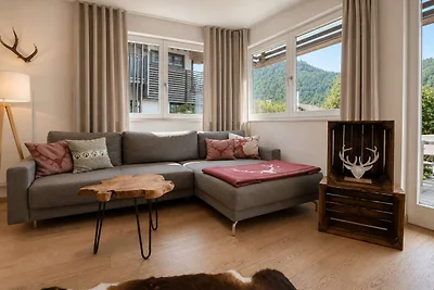 Chalet mit 2 Wohnungen in Gasteig in Tirol