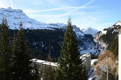 Appartamento confortevole · Ai piedi delle pi...