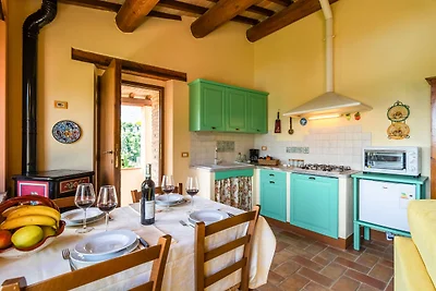 Geräumiges Ferienhaus in Cagli mit Garten