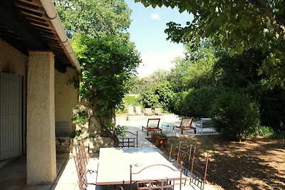 Bella casa con grande giardino