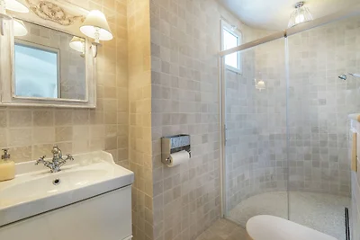 Villa di lusso a Les Issambres con Jacuzzi