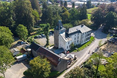 Ursprüngliches Turmhaus in einem Schloss aus...