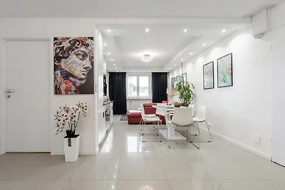 Spacious Central Warsaw Apartment