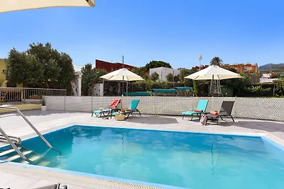 Luxuriöse Villa mit Swimmingpool auf den Kana...