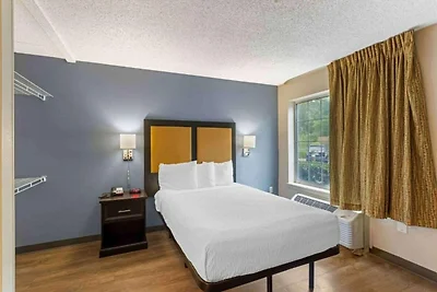 1 Queensize Bed | Ada/ri Douche/roken/keuken