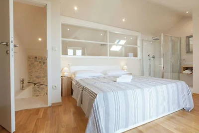 Villa in Podgora mit beheiztem Pool