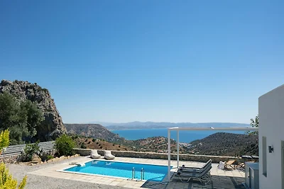 Villa in Agia Galini mit Pool und Bergblick