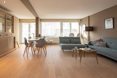 Appartement met zijdelings zeezicht