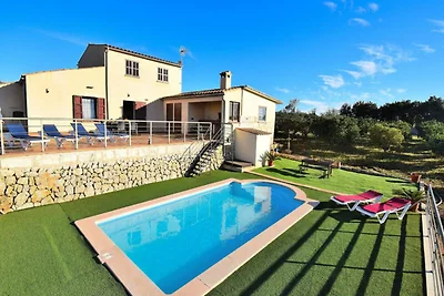 Haus in der Nähe von Muro mit Pool und Grill...