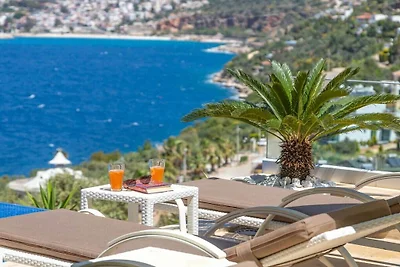 Villa in Kalkan mit Schwimmbecken