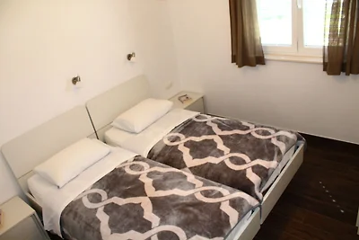 Komfortable Wohnung mit überdachter Terrasse