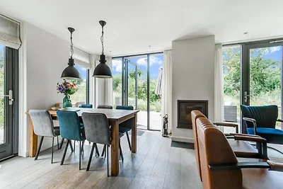 Schöne neue Villa mit Whirlpool