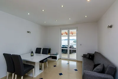 Apartment Franceska -Two-Bedroom Apartment wi...