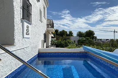 Reihenhaus in Nerja mit Pool und Meerblick