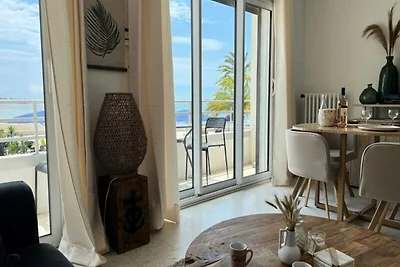 Wohnung in Grau du Roi mit Meerblick