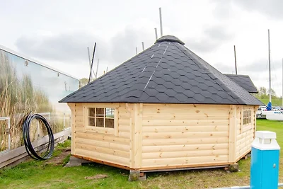 Gezellig klein wagentje van Almere Beach