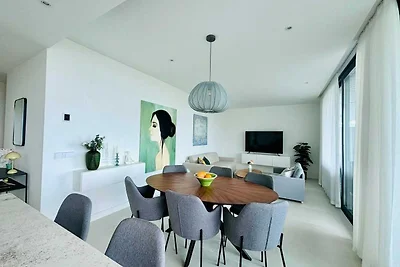 Wunderschöne Wohnung mit Pool und Garten.
