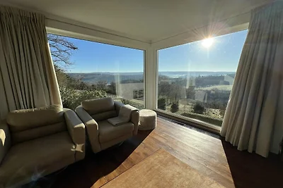 Schöne freistehende Villa mit Sauna in Érezée
