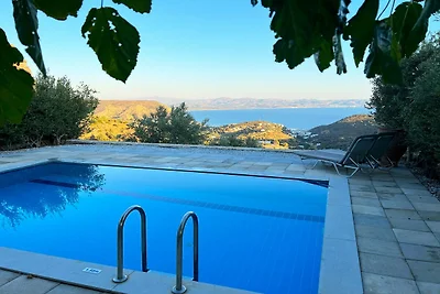 Villa in Agia Galini mit Pool und Bergblick
