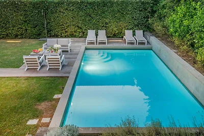 Villa a Pietrasanta vicino Alpi Apuane