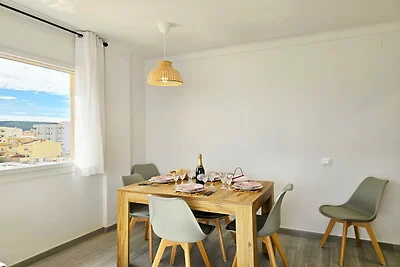 Frontline apartment with sea views
