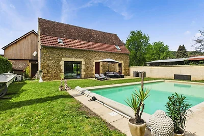 Huis in Saint-Julien met verwarmd zwembad