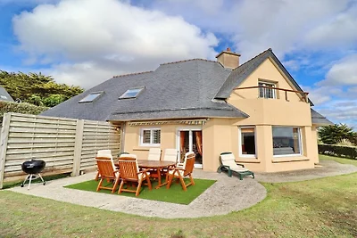 Villa in Plouhinec mit Terrasse
