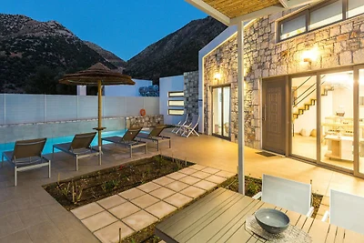 Villa in Bali mit Pool und Bergblick