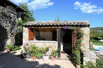 Villa in Largentiere mit Garten