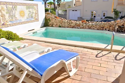 Moderne Villa in Vilamoura mit Grill