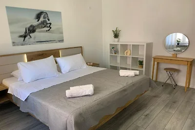 Luxury Apartment Ivo  with Jacuzzi near the b...
