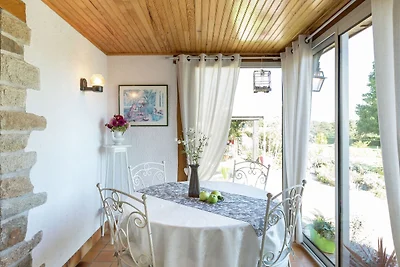 Gîte rilassante con terrazza, vicino a...