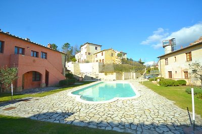 Gemütliche Wohnung mit Schwimmbad und Garten