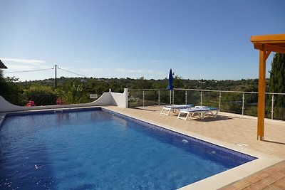 Lussuosa villa a Faro con piscina privata