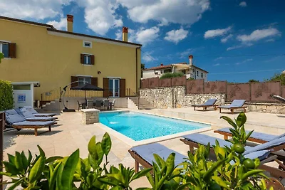 Ferienhaus in Rovinjsko mit Pool